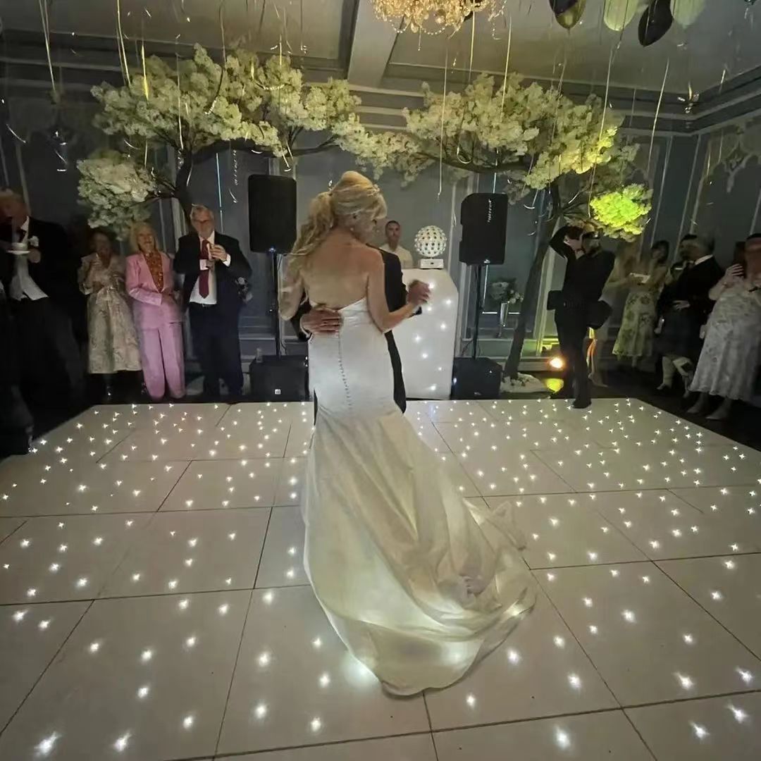 Led Twinkle Starlit Portable Event Light Up Mat Miroir Magnétique De Mariage Blanc Led Dancing Floor À Vendre